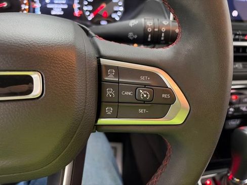 Used 2022 Jeep Compass Trailhawk AWD/4WD image 18
