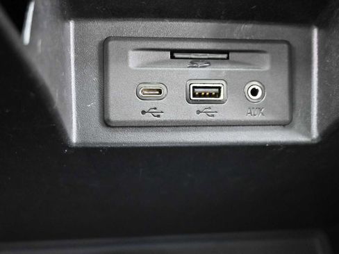 Used 2019 Chevrolet Silverado 1500 High Country AWD/4WD image 37