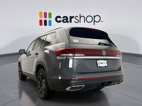 Used 2025 Volkswagen Atlas SE image 3