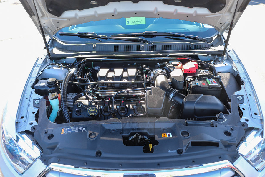 Used 2014 Ford Taurus Limited w/ Equipment Group 301A FWD image 29