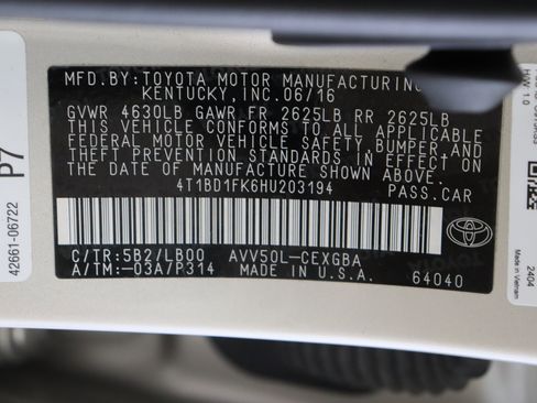Used 2017 Toyota Camry XLE w/ Moonroof Package FWD image 43