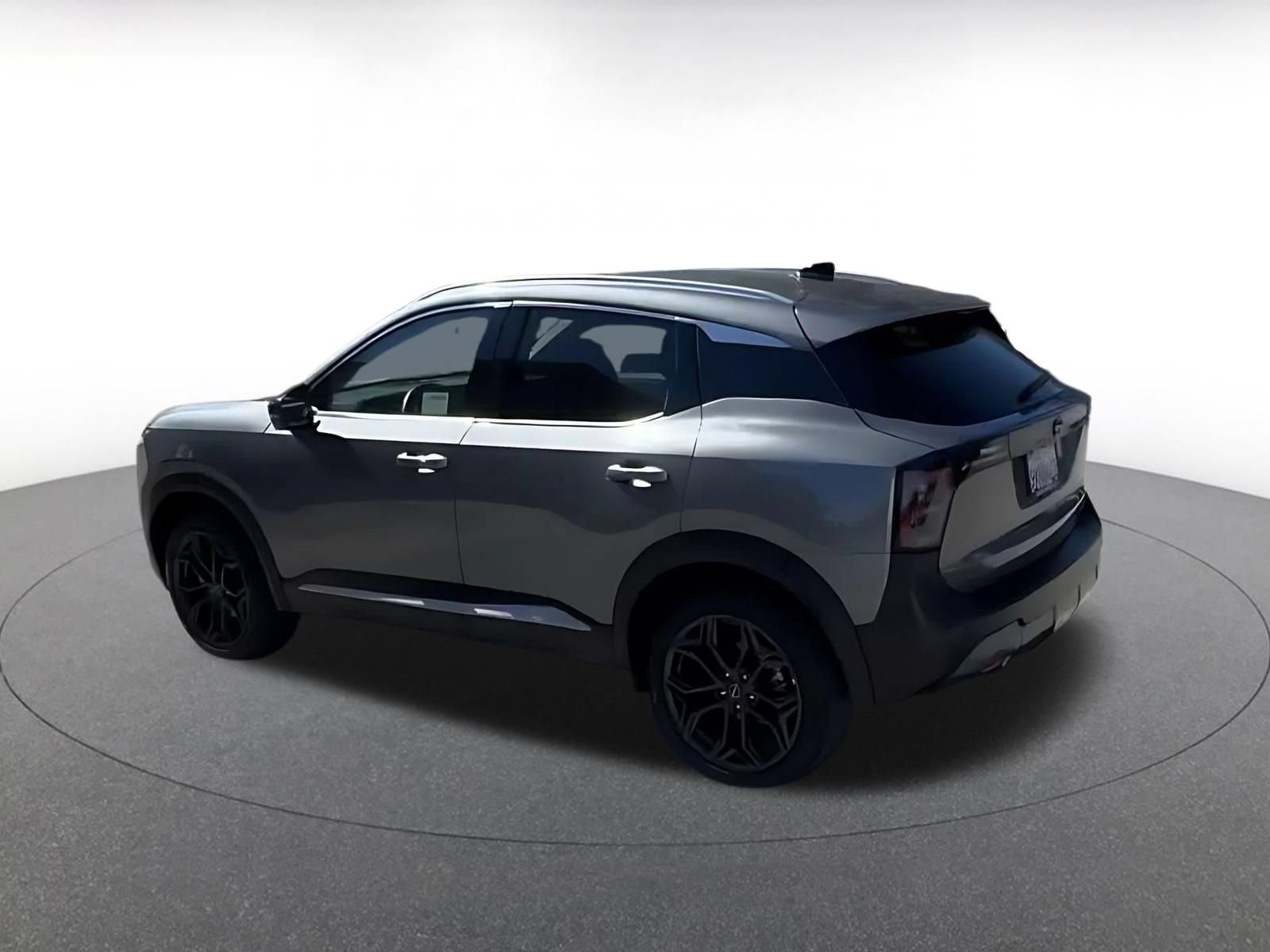 Used 2026 Nissan Kicks SR FWD image 12