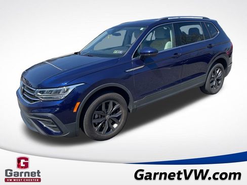 Certified 2024 Volkswagen Tiguan SE image 1