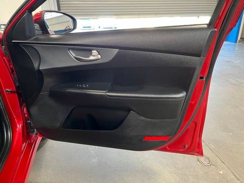Used 2021 Kia Forte LXS FWD image 12