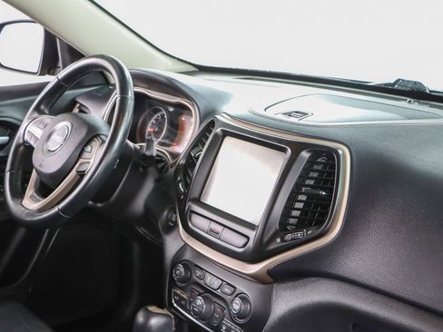 Used 2015 Jeep Cherokee Limited AWD/4WD image 25