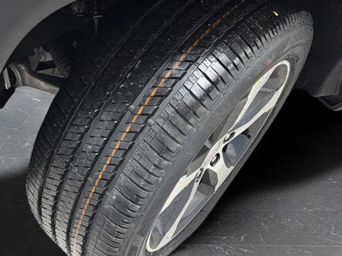 New 2026 Jeep Grand Cherokee Limited w/ Luxury Tech Group II image 30