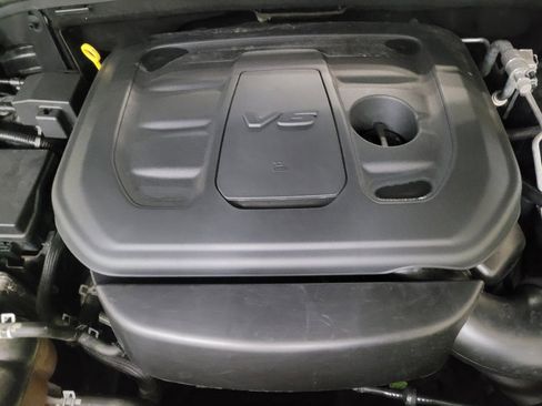 Used 2019 Jeep Grand Cherokee Overland AWD/4WD image 30