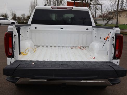 Used 2024 GMC Sierra 1500 SLT image 6
