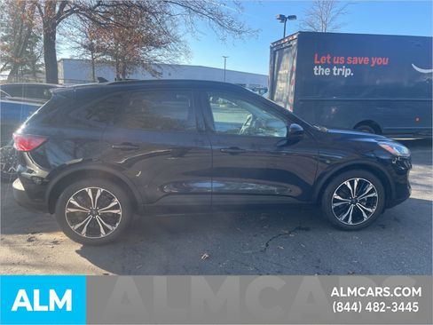 Used 2021 Ford Escape SE w/ SE Sport Appearance Package image 7