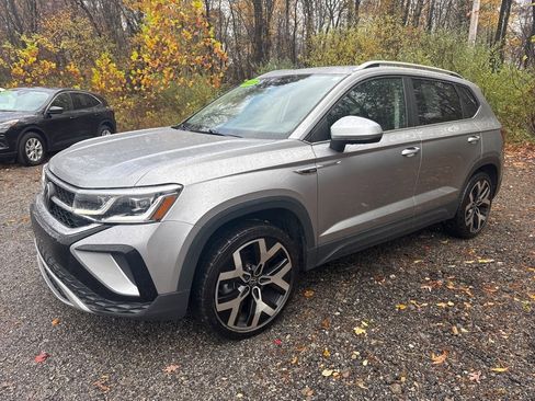 Used 2022 Volkswagen Taos SEL image 5