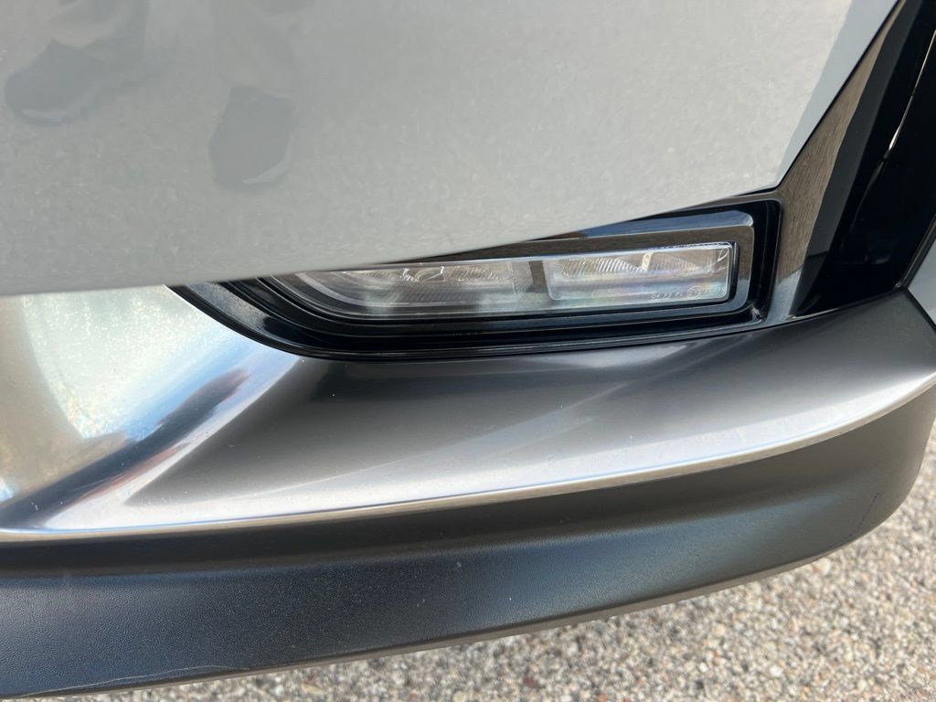 Certified 2023 Kia Carnival SX FWD image 28