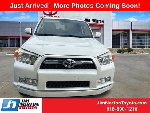 Used 2013 Toyota 4Runner SR5 image 2