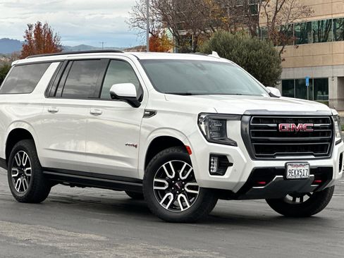 Used 2023 GMC Yukon XL AT4 w/ AT4 Premium Package image 2