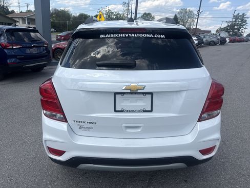 Used 2022 Chevrolet Trax LT w/ LT Convenience Package AWD/4WD image 4