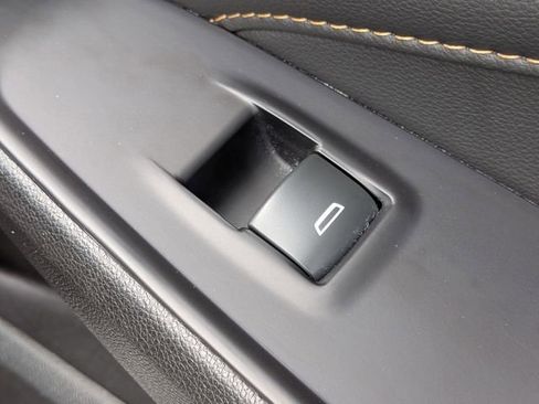 Used 2020 Chevrolet Traverse LT FWD image 38