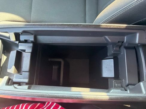 Used 2023 Nissan Rogue S FWD image 39