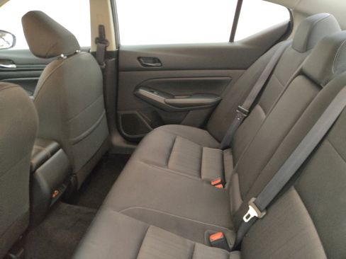 Used 2024 Nissan Altima 2.5 SV image 18