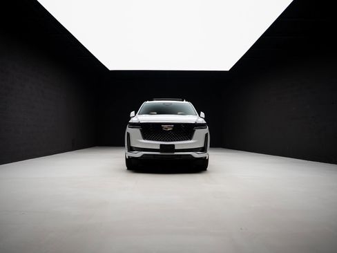 Used 2024 Cadillac Escalade Premium Luxury AWD/4WD image 87