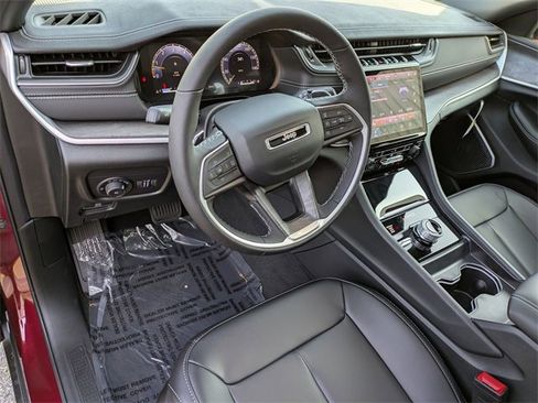 New 2025 Jeep Grand Cherokee L Limited w/ Black Appearance Package image 10