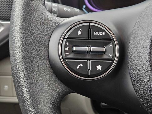 Certified 2025 Kia Soul LX FWD image 22
