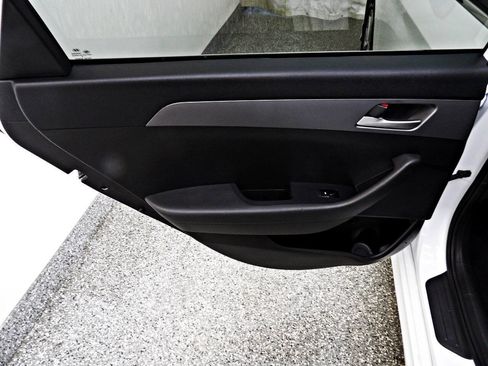 Used 2018 Hyundai Sonata SE image 9