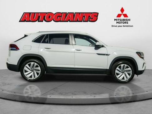 Used 2023 Volkswagen Atlas Cross Sport SE w/ Panoramic Sunroof Package image 5