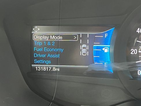 Used 2018 Ford Fusion SE FWD image 11