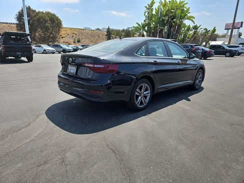Used 2023 Volkswagen Jetta SE FWD image 5