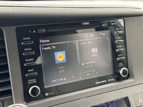 Used 2019 Toyota Sienna XLE w/ XLE Navigation Package image 32