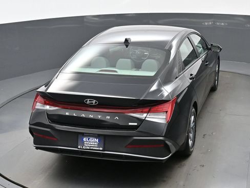 Certified 2026 Hyundai Elantra Hybrid FWD image 36