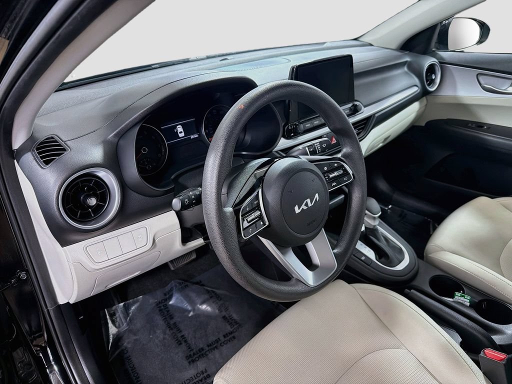 Used 2023 Kia Forte LXS FWD image 11