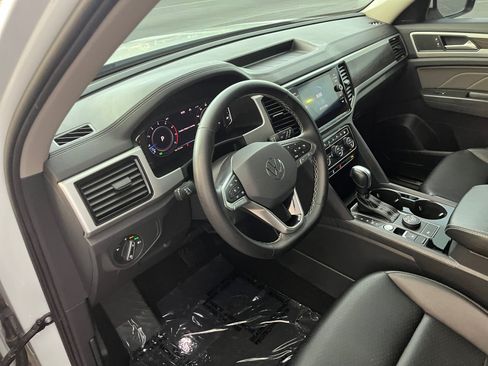 Used 2023 Volkswagen Atlas SE w/ Black Wheel Package AWD/4WD image 11