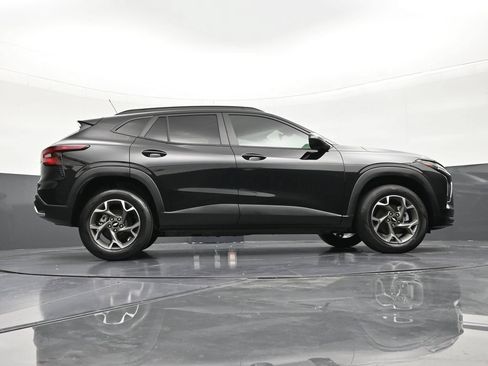 Used 2024 Chevrolet Trax LT FWD image 22
