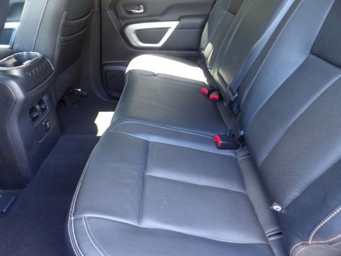 Used 2018 Nissan Titan SV w/ SV Convenience Package image 24