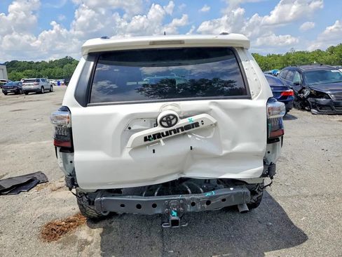 Used 2024 Toyota 4Runner SR5 Premium w/ Moonroof Package RWD image 6