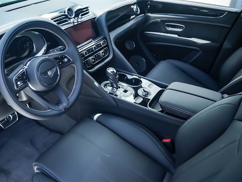 Certified 2024 Bentley Bentayga Extended Wheelbase image 2