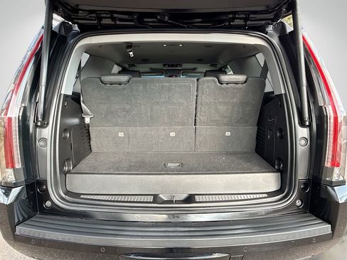 Used 2019 Cadillac Escalade Premium Luxury image 12