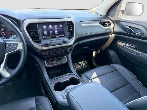 Used 2023 GMC Acadia Denali w/ Denali Technology Package FWD image 24
