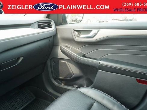 Used 2022 Ford Escape SEL image 31