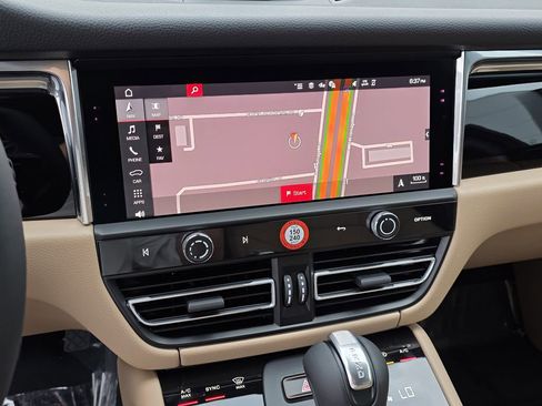 New 2026 Porsche Macan AWD/4WD image 32