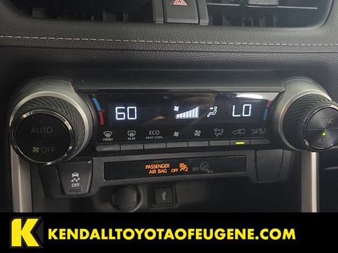 Used 2022 Toyota RAV4 LE AWD/4WD image 19