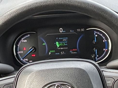 Used 2025 Toyota RAV4 LE image 33