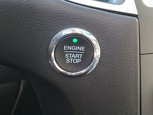 Used 2017 Ford Edge SEL w/ Equipment Group 201A image 23