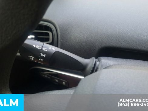 Used 2022 Toyota Prius LE FWD image 35