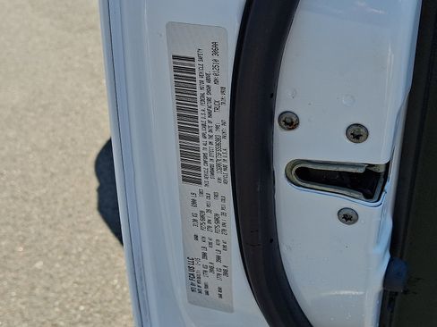 Used 2015 RAM 1500 Express AWD/4WD image 27