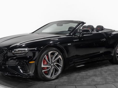 Used 2025 Bentley Continental GT Speed image 3