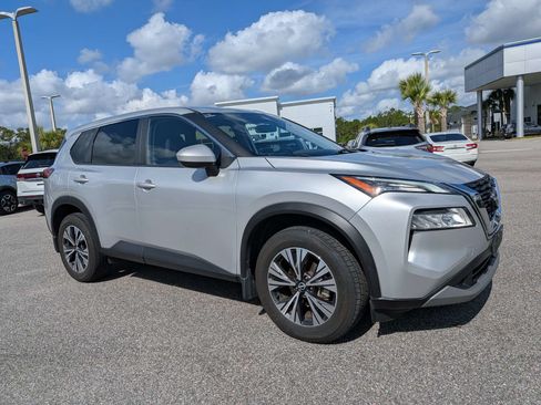 Used 2023 Nissan Rogue SV FWD image 2