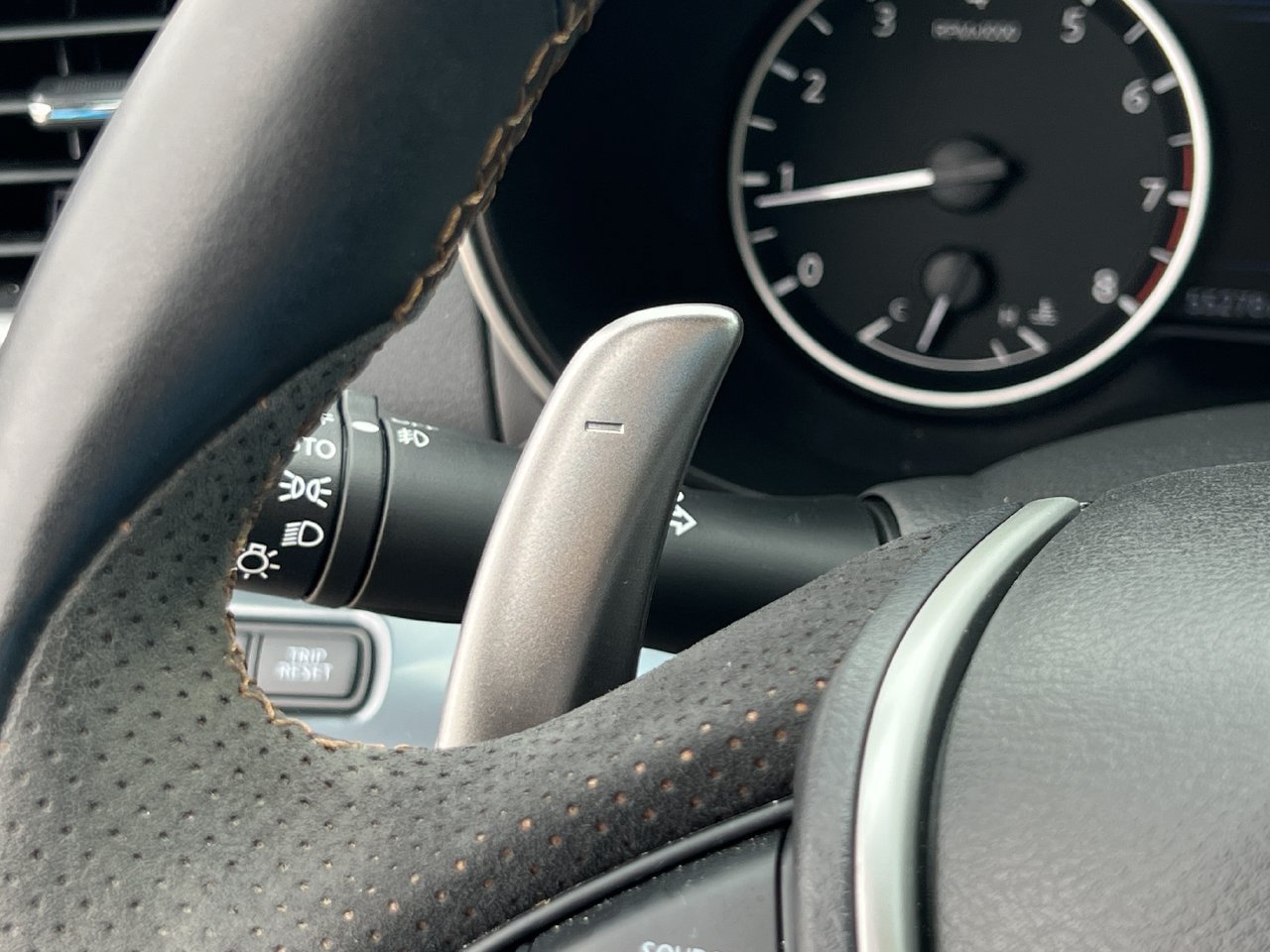 Used 2023 Nissan Maxima SR w/ Sport Mat Group FWD image 13