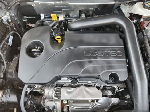 Used 2025 Chevrolet Equinox RS w/ Safety and Technology Package FWD image 32