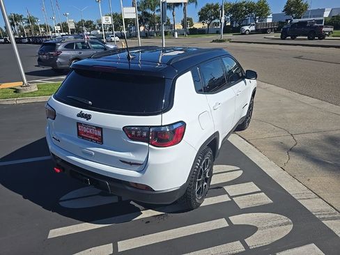 New 2026 Jeep Compass Trailhawk w/ Trailer Tow Group image 10